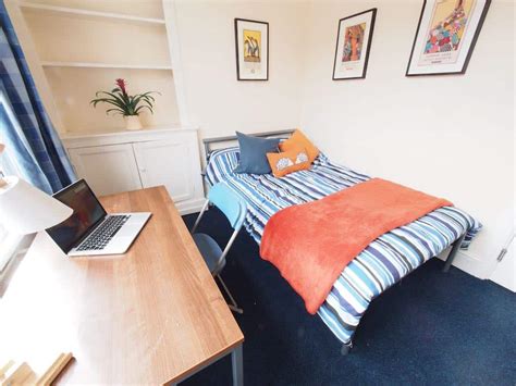 chester university accommodation prices.